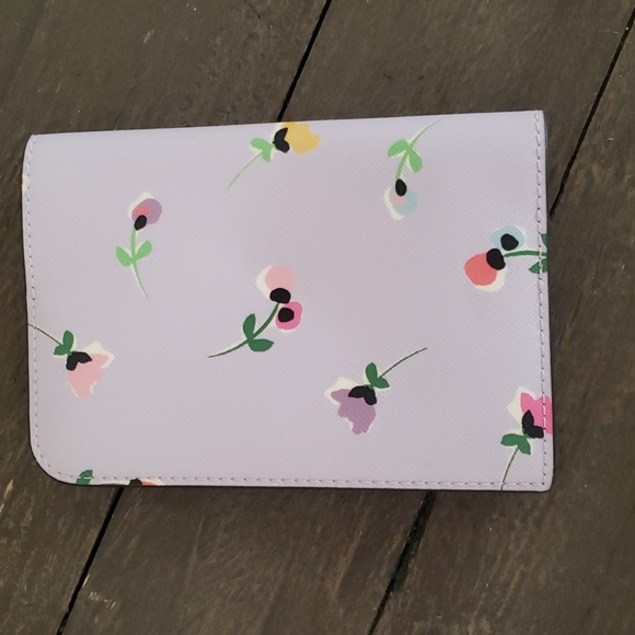 Kate Spade Cameron Street Leather Passport Cover Bifold NEW - Picture 3 of 3